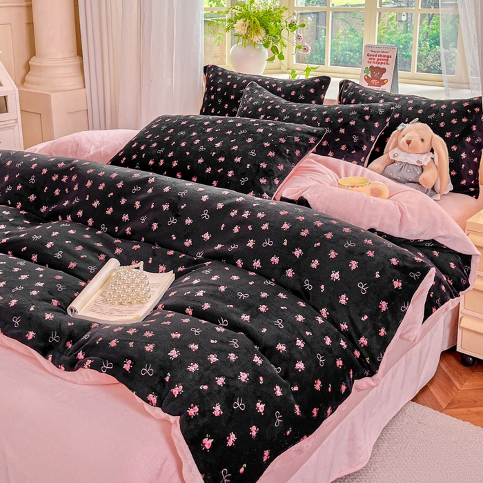 91家纺网 家纺一手货源 找家纺 斯卡诺家纺 2025新款热卖小清新牛奶绒四件套双面绒被套小红书同款 粉玫瑰