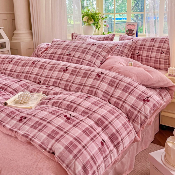 91家纺网 家纺一手货源 找家纺 斯卡诺家纺 2025新款热卖小清新牛奶绒四件套双面绒被套小红书同款 乌梅子酱