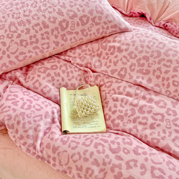 91家纺网 家纺一手货源 找家纺 斯卡诺家纺 2025新款热卖小清新牛奶绒四件套双面绒被套小红书同款 小时代-粉