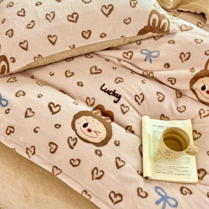 91家纺网 家纺一手货源 找家纺 斯卡诺家纺 2025新款热卖小清新牛奶绒四件套双面绒被套小红书同款 熊布布-咖