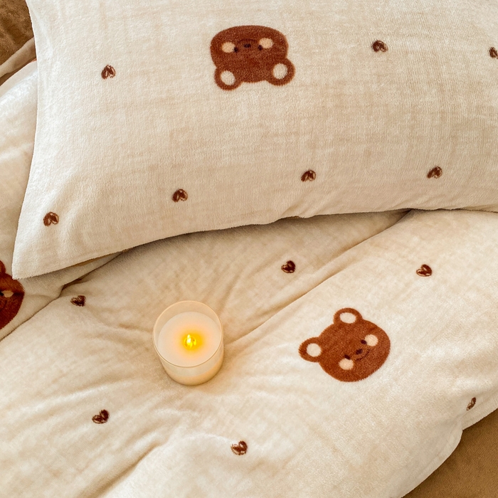 91家纺网 家纺一手货源 找家纺 斯卡诺家纺 2025新款热卖小清新牛奶绒四件套双面绒被套小红书同款 波点小熊