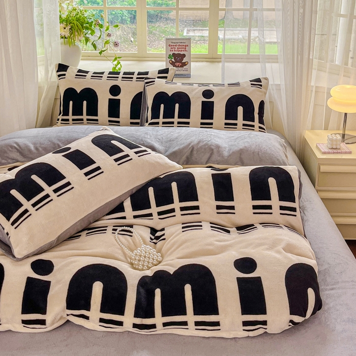 91家纺网 家纺一手货源 找家纺 斯卡诺家纺 2025新款热卖小清新牛奶绒四件套双面绒被套小红书同款 min字母