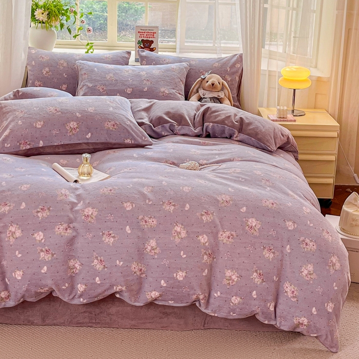 91家纺网 家纺一手货源 找家纺 斯卡诺家纺 2025新款热卖小清新牛奶绒四件套双面绒被套小红书同款 蝶恋花