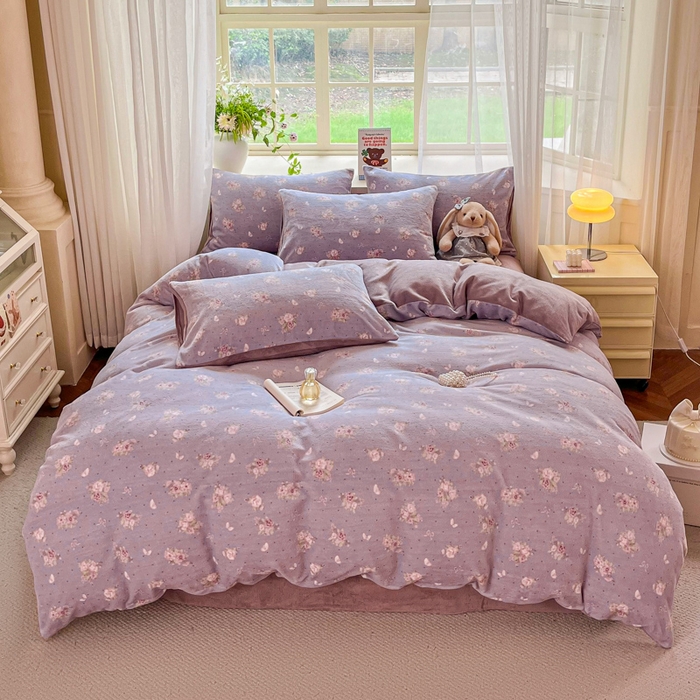 91家纺网 家纺一手货源 找家纺 斯卡诺家纺 2025新款热卖小清新牛奶绒四件套双面绒被套小红书同款 蝶恋花