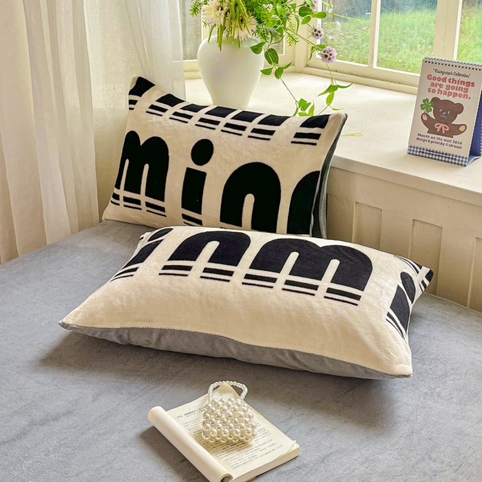 91家纺网 家纺一手货源 找家纺 斯卡诺家纺 2025新款热卖小清新牛奶绒四件套双面绒被套小红书同款 min字母