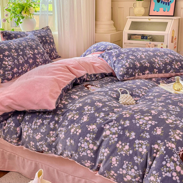 91家纺网 家纺一手货源 找家纺 斯卡诺家纺 2025新款热卖小清新牛奶绒四件套双面绒被套小红书同款 花丛女孩