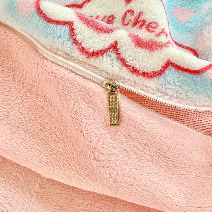 91家纺网 家纺一手货源 找家纺 斯卡诺家纺 2025新款热卖小清新牛奶绒四件套双面绒被套小红书同款 爱心樱桃