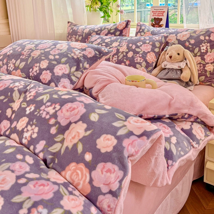 91家纺网 家纺一手货源 找家纺 斯卡诺家纺 2025新款热卖小清新牛奶绒四件套双面绒被套小红书同款 花园秘境-紫