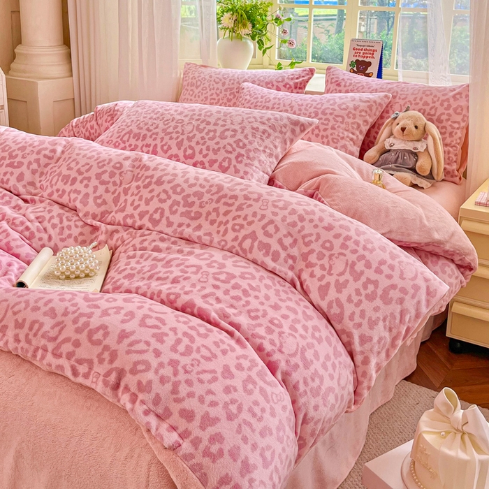 91家纺网 家纺一手货源 找家纺 斯卡诺家纺 2025新款热卖小清新牛奶绒四件套双面绒被套小红书同款 小时代-粉