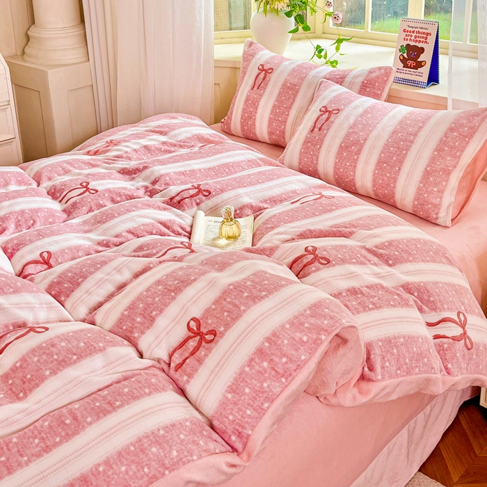 91家纺网 家纺一手货源 找家纺 斯卡诺家纺 2025新款热卖小清新牛奶绒四件套双面绒被套小红书同款 蝶梦-粉