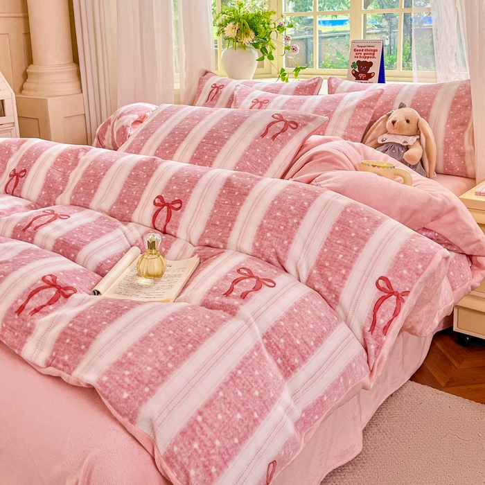 91家纺网 家纺一手货源 找家纺 斯卡诺家纺 2025新款热卖小清新牛奶绒四件套双面绒被套小红书同款 蝶梦-粉