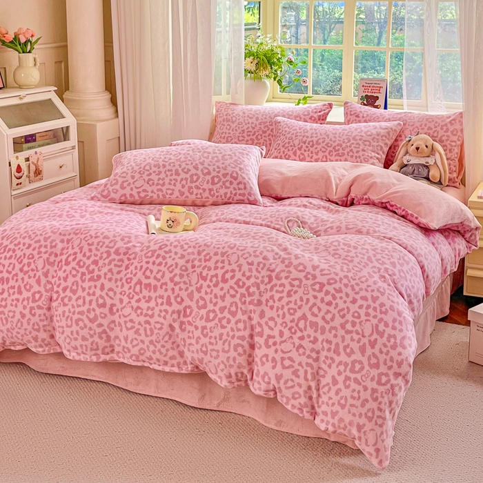 91家纺网 家纺一手货源 找家纺 斯卡诺家纺 2025新款热卖小清新牛奶绒四件套双面绒被套小红书同款 小时代-粉