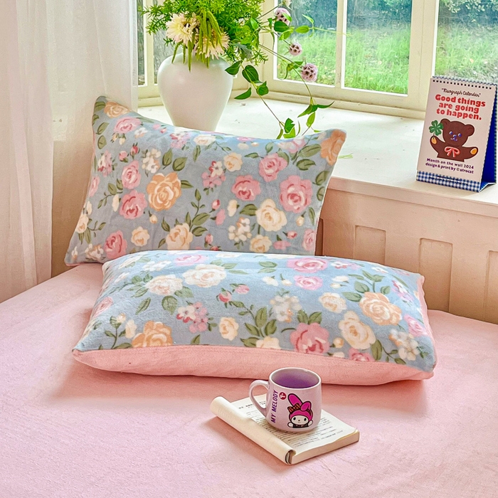 91家纺网 家纺一手货源 找家纺 斯卡诺家纺 2025新款热卖小清新牛奶绒四件套双面绒被套小红书同款 花园秘境-蓝