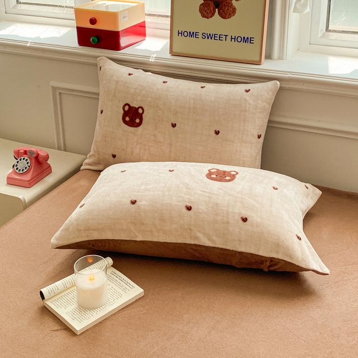 91家纺网 家纺一手货源 找家纺 斯卡诺家纺 2025新款热卖小清新牛奶绒四件套双面绒被套小红书同款 波点小熊