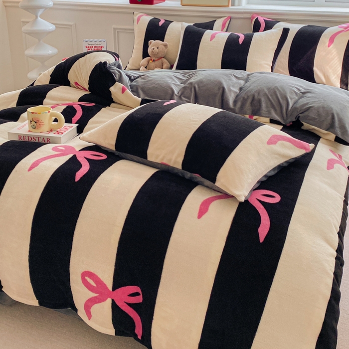 91家纺网 家纺一手货源 找家纺 斯卡诺家纺 2025新款热卖小清新牛奶绒四件套双面绒被套小红书同款 蝴蝶结