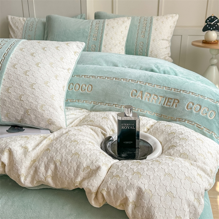 灰鲸 2025新款牛奶绒拼接刺绣雕花套件-贝娜 贝娜-抹茶绿