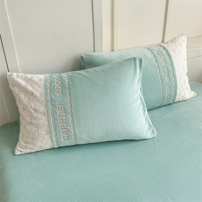 91家纺网 家纺一手货源 找家纺 灰鲸 2025新款牛奶绒拼接刺绣雕花套件-贝娜 贝娜-抹茶绿