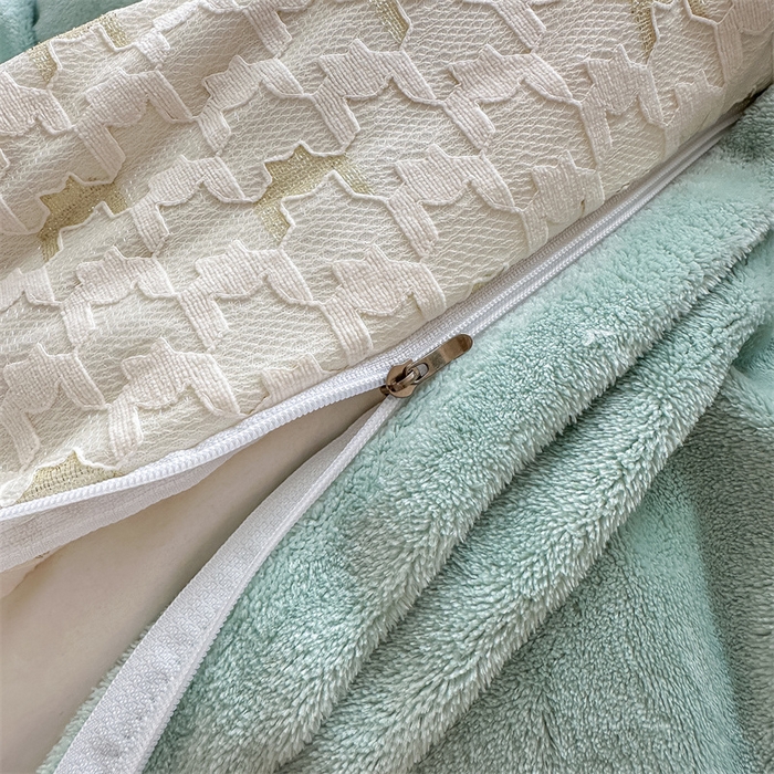 91家纺网 家纺一手货源 找家纺 灰鲸 2025新款牛奶绒拼接刺绣雕花套件-贝娜 贝娜-抹茶绿