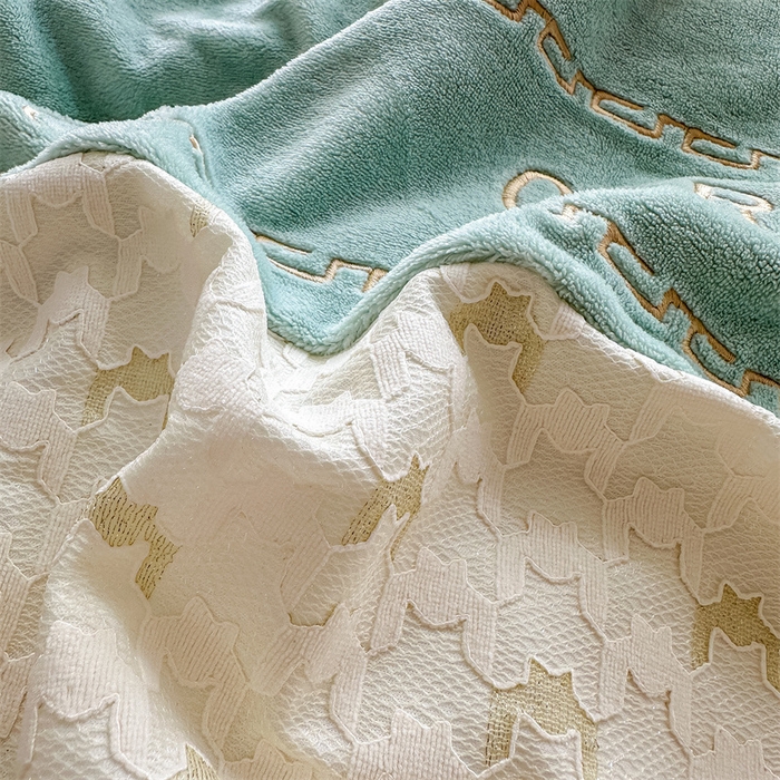 91家纺网 家纺一手货源 找家纺 灰鲸 2025新款牛奶绒拼接刺绣雕花套件-贝娜 贝娜-抹茶绿
