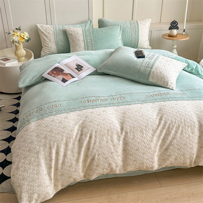 91家纺网 家纺一手货源 找家纺 灰鲸 2025新款牛奶绒拼接刺绣雕花套件-贝娜 贝娜-抹茶绿