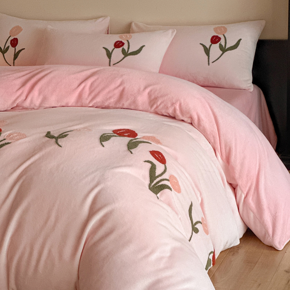 如一 2025新款田园风毛巾绣牛奶绒四件套 郁香-粉粉