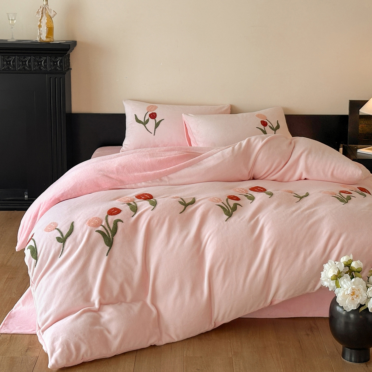 91家纺网 家纺一手货源 找家纺 如一 2025新款田园风毛巾绣牛奶绒四件套 郁香-粉粉