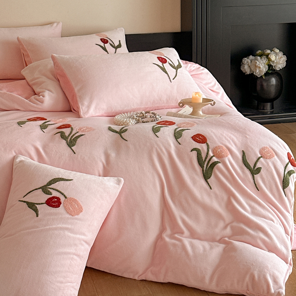 91家纺网 家纺一手货源 找家纺 如一 2025新款田园风毛巾绣牛奶绒四件套 郁香-粉粉