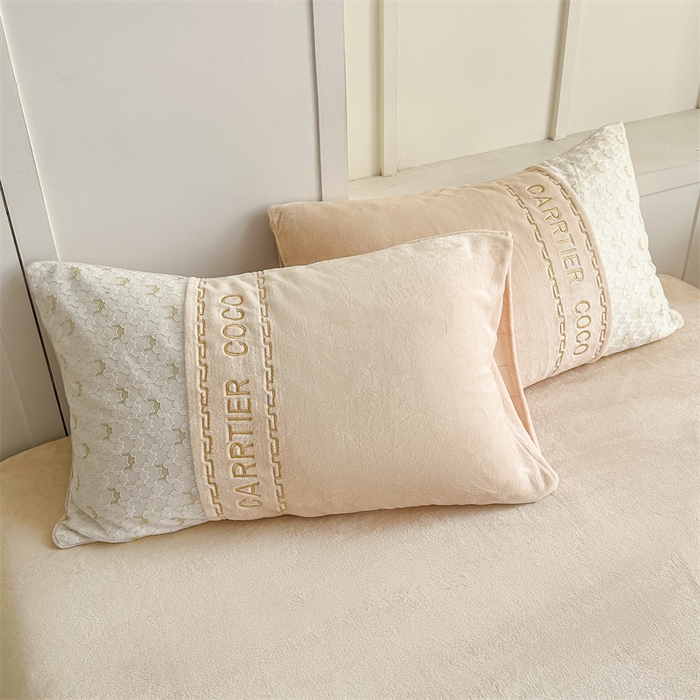 91家纺网 家纺一手货源 找家纺 灰鲸 2025新款牛奶绒拼接刺绣雕花套件-贝娜 贝娜-奶茶