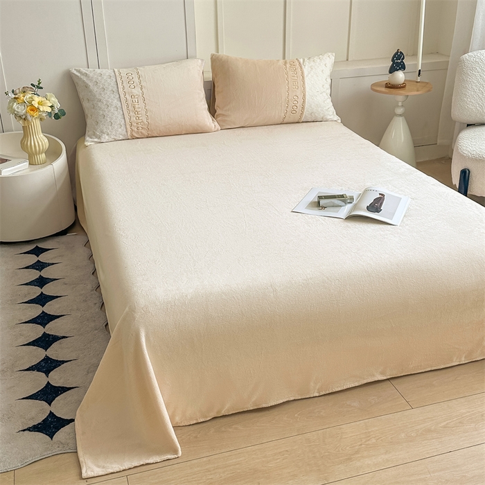 91家纺网 家纺一手货源 找家纺 灰鲸 2025新款牛奶绒拼接刺绣雕花套件-贝娜 贝娜-奶茶