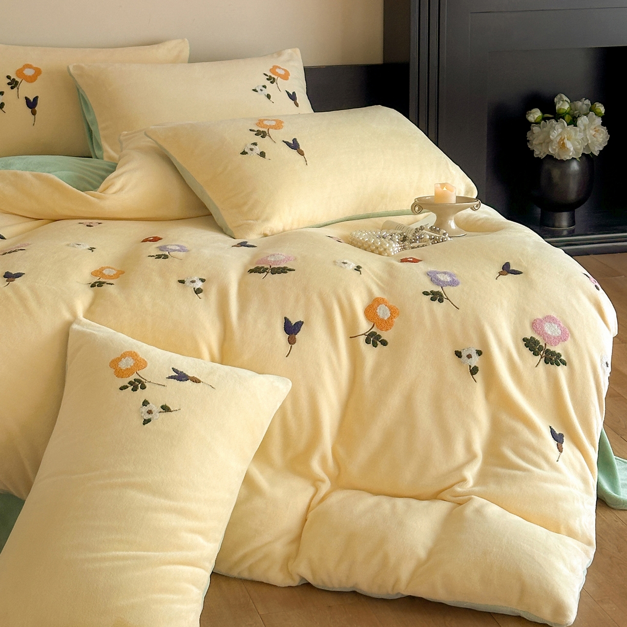 91家纺网 家纺一手货源 找家纺 如一 2025新款田园风毛巾绣牛奶绒四件套 紫薇-黄绿