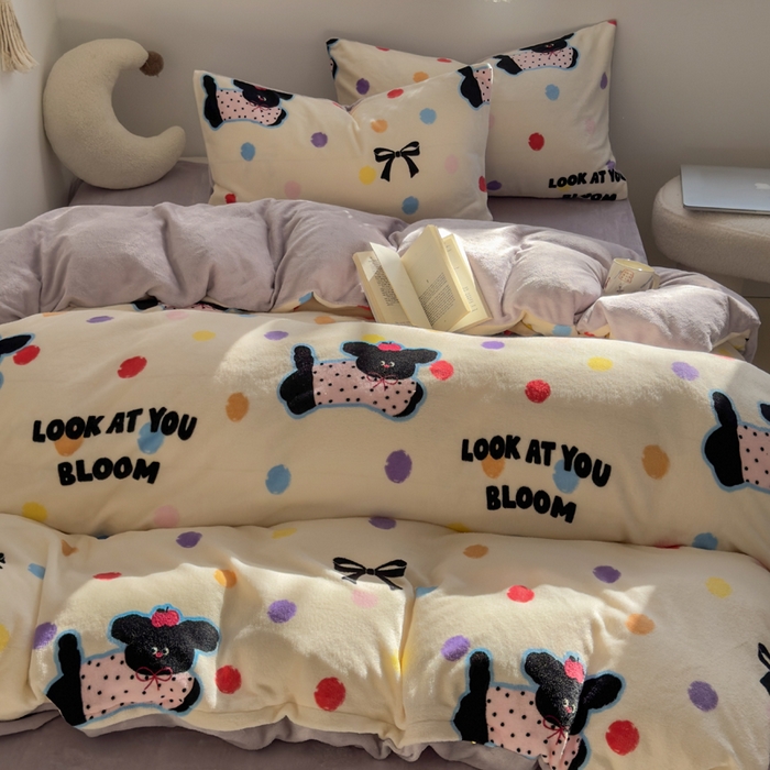 91家纺网 家纺一手货源 找家纺 （总）小叮当家纺仓储工厂店 买家秀 爆款花型2025新款秋冬保暖高克重牛奶绒小清新印花四件套系列-风格一