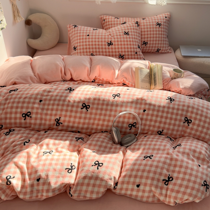 91家纺网 家纺一手货源 找家纺 （总）小叮当家纺仓储工厂店 买家秀 爆款花型2025新款秋冬保暖高克重牛奶绒小清新印花四件套系列-风格一