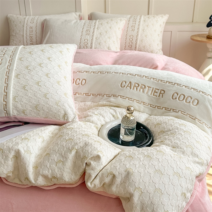 灰鲸 2025新款牛奶绒拼接刺绣雕花套件-贝娜 贝娜-奶昔白+可可粉