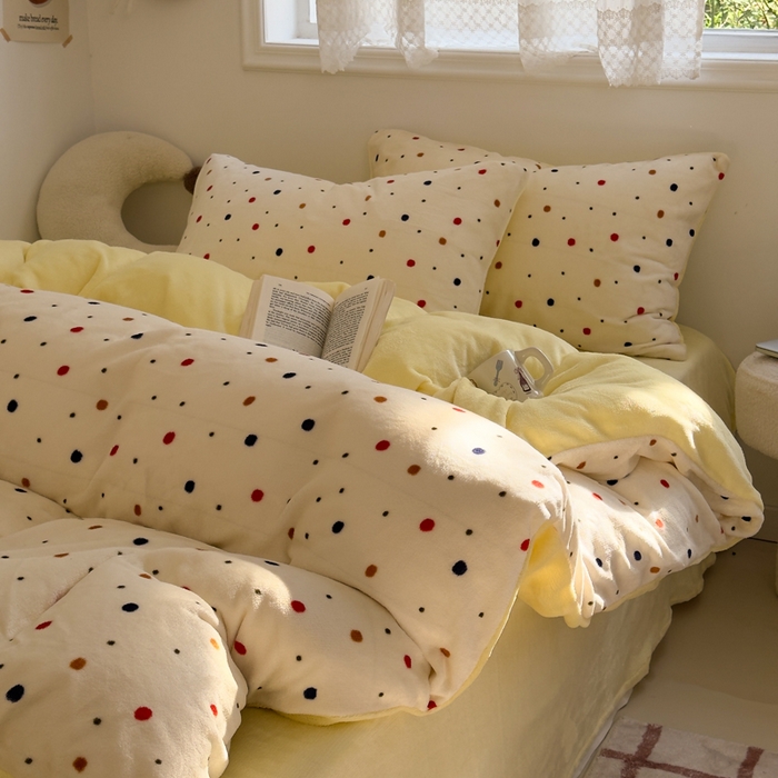 91家纺网 家纺一手货源 找家纺 小叮当家纺仓储工厂店 买家秀 爆款花型2025新款秋冬保暖高克重牛奶绒小清新印花四件套系列-风格一 布丁波波