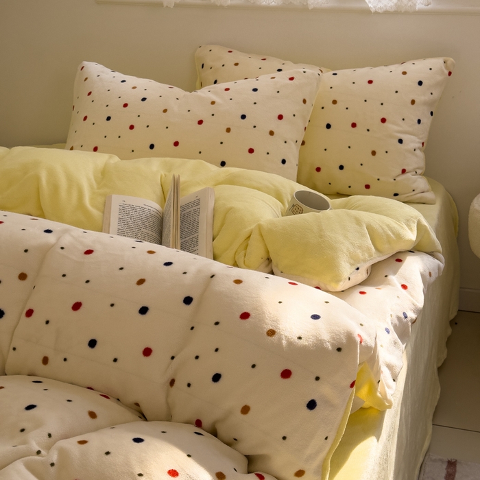 91家纺网 家纺一手货源 找家纺 小叮当家纺仓储工厂店 买家秀 爆款花型2025新款秋冬保暖高克重牛奶绒小清新印花四件套系列-风格一 布丁波波