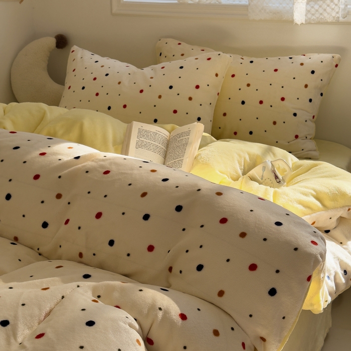 91家纺网 家纺一手货源 找家纺 小叮当家纺仓储工厂店 买家秀 爆款花型2025新款秋冬保暖高克重牛奶绒小清新印花四件套系列-风格一 布丁波波