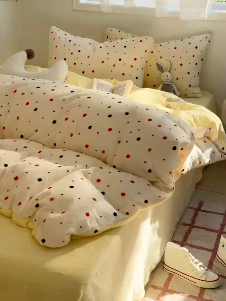 91家纺网 家纺一手货源 找家纺 小叮当家纺仓储工厂店 买家秀 爆款花型2025新款秋冬保暖高克重牛奶绒小清新印花四件套系列-风格一 布丁波波