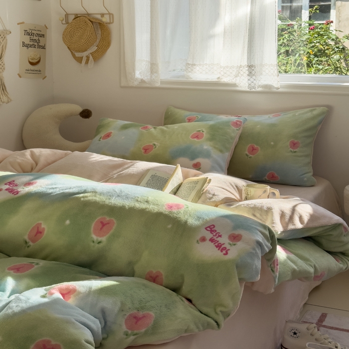 91家纺网 家纺一手货源 找家纺 小叮当家纺仓储工厂店 买家秀 爆款花型2025新款秋冬保暖高克重牛奶绒小清新印花四件套系列-风格一 粉粉郁金