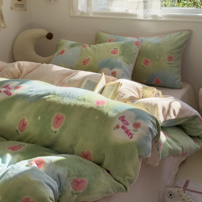 91家纺网 家纺一手货源 找家纺 小叮当家纺仓储工厂店 买家秀 爆款花型2025新款秋冬保暖高克重牛奶绒小清新印花四件套系列-风格一 粉粉郁金