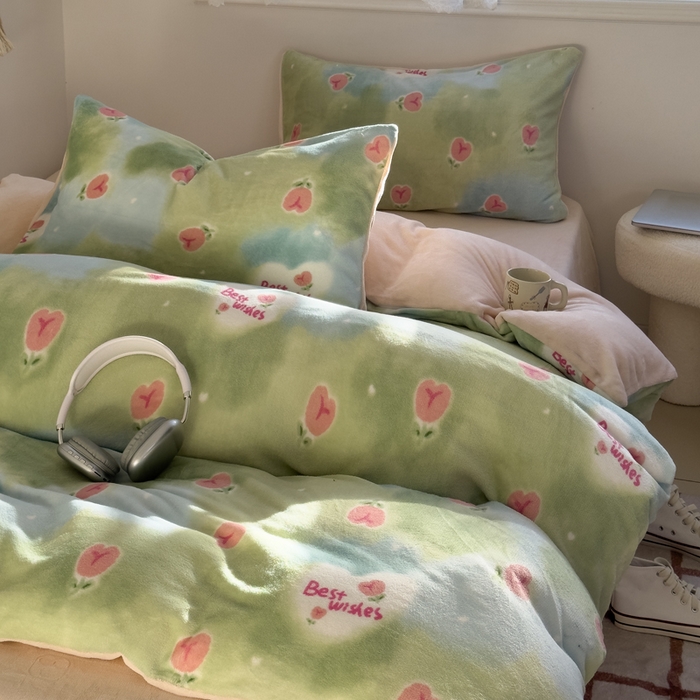 91家纺网 家纺一手货源 找家纺 小叮当家纺仓储工厂店 买家秀 爆款花型2025新款秋冬保暖高克重牛奶绒小清新印花四件套系列-风格一 粉粉郁金