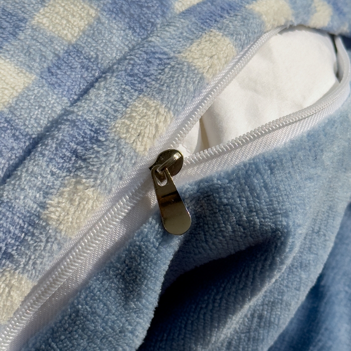 91家纺网 家纺一手货源 找家纺 小叮当家纺仓储工厂店 买家秀 爆款花型2025新款秋冬保暖高克重牛奶绒小清新印花四件套系列-风格一 蓝格少女