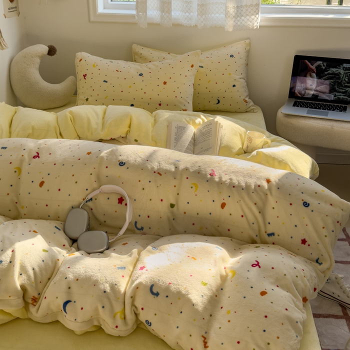 小叮当家纺仓储工厂店 买家秀 爆款花型2025新款秋冬保暖高克重牛奶绒小清新印花四件套系列-风格一 浪漫星河