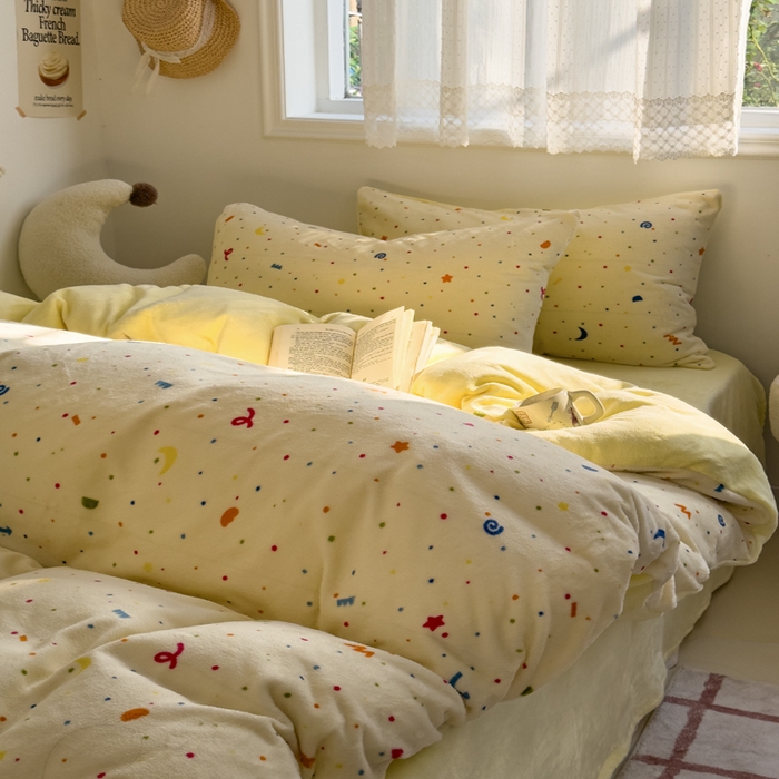 91家纺网 家纺一手货源 找家纺 小叮当家纺仓储工厂店 买家秀 爆款花型2025新款秋冬保暖高克重牛奶绒小清新印花四件套系列-风格一 浪漫星河