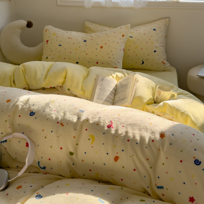 91家纺网 家纺一手货源 找家纺 小叮当家纺仓储工厂店 买家秀 爆款花型2025新款秋冬保暖高克重牛奶绒小清新印花四件套系列-风格一 浪漫星河