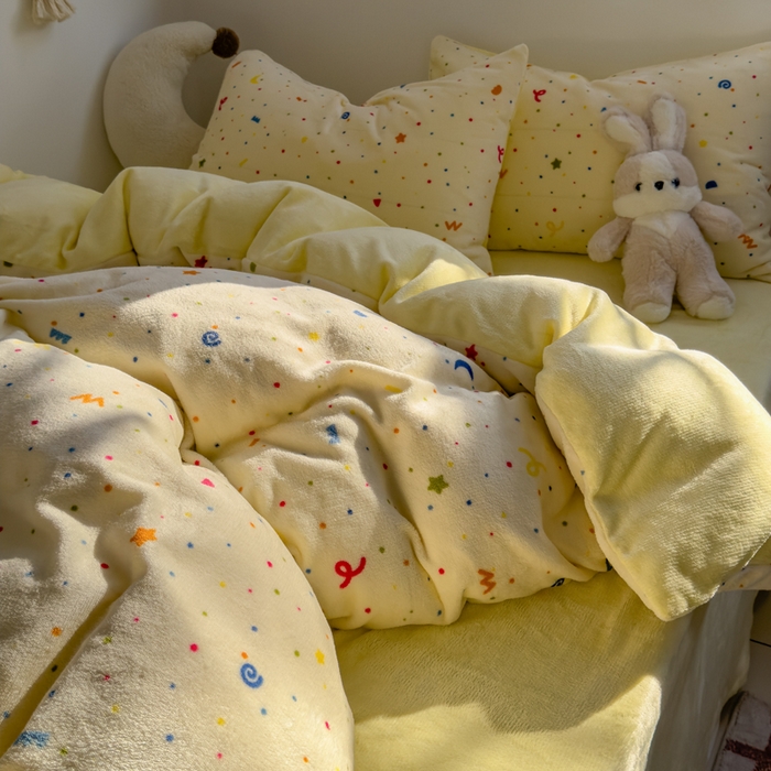 91家纺网 家纺一手货源 找家纺 小叮当家纺仓储工厂店 买家秀 爆款花型2025新款秋冬保暖高克重牛奶绒小清新印花四件套系列-风格一 浪漫星河