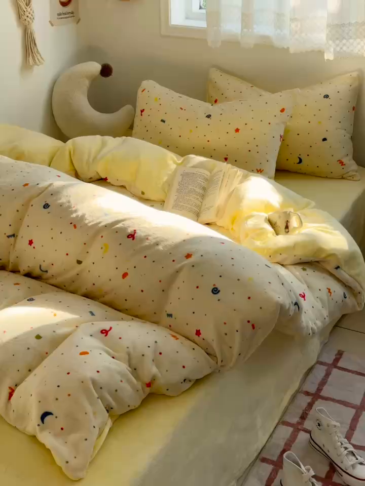 91家纺网 家纺一手货源 找家纺 小叮当家纺仓储工厂店 买家秀 爆款花型2025新款秋冬保暖高克重牛奶绒小清新印花四件套系列-风格一 浪漫星河