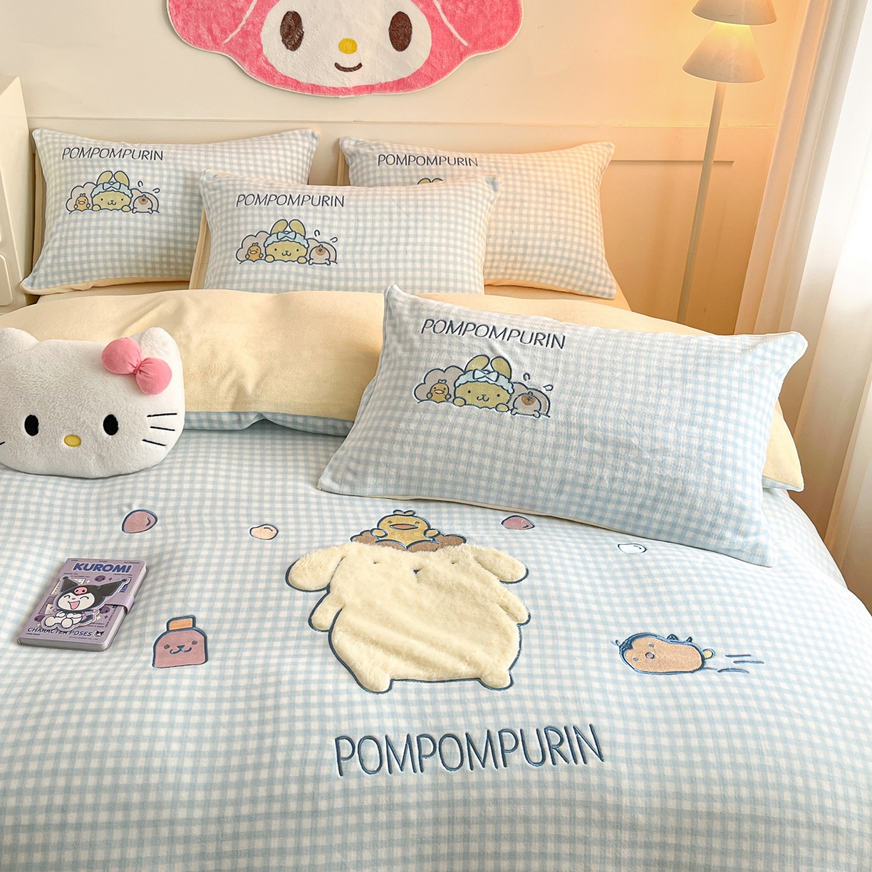 91家纺网 家纺一手货源 找家纺 （总）金爱家 2025新款A类三丽鸥授权Kitty兔毛贴布绣毛巾绣印加绣卡通少女加厚牛奶绒系列四件套