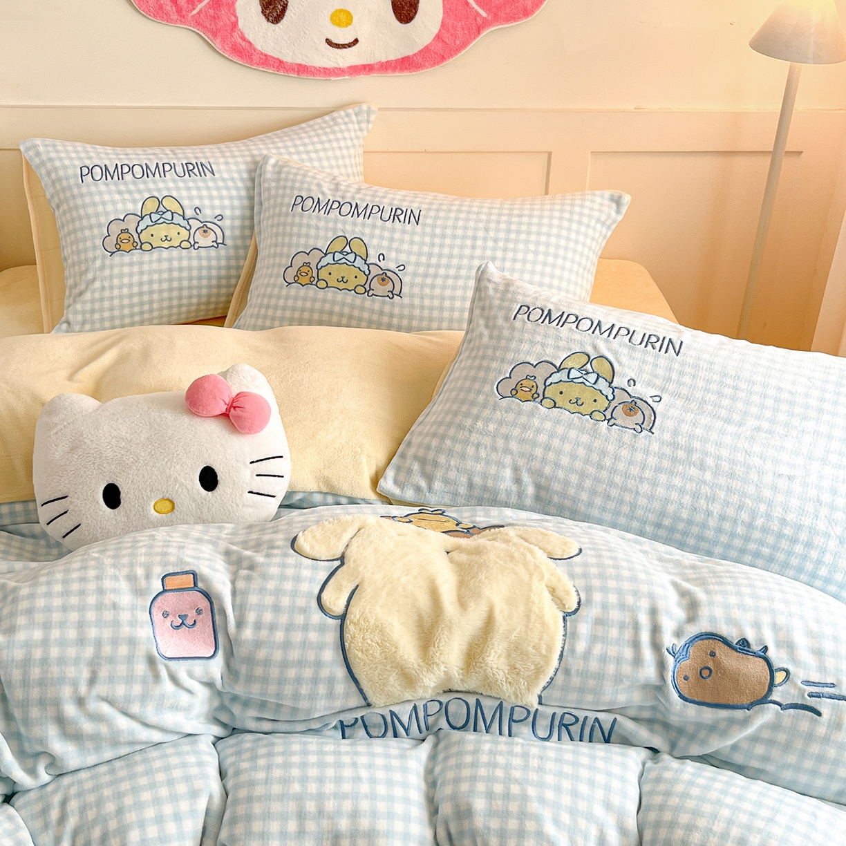 91家纺网 家纺一手货源 找家纺 （总）金爱家 2025新款A类三丽鸥授权Kitty兔毛贴布绣毛巾绣印加绣卡通少女加厚牛奶绒系列四件套