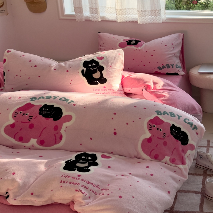 91家纺网 家纺一手货源 找家纺 小叮当家纺仓储工厂店 买家秀 爆款花型2025新款秋冬保暖高克重牛奶绒小清新印花四件套系列-风格一 胖球儿