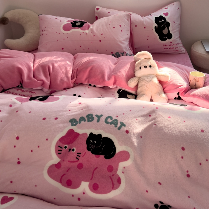 91家纺网 家纺一手货源 找家纺 小叮当家纺仓储工厂店 买家秀 爆款花型2025新款秋冬保暖高克重牛奶绒小清新印花四件套系列-风格一 胖球儿